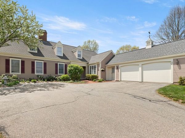 61 Great Hill Drive, Unit 61, Topsfield, MA 01983