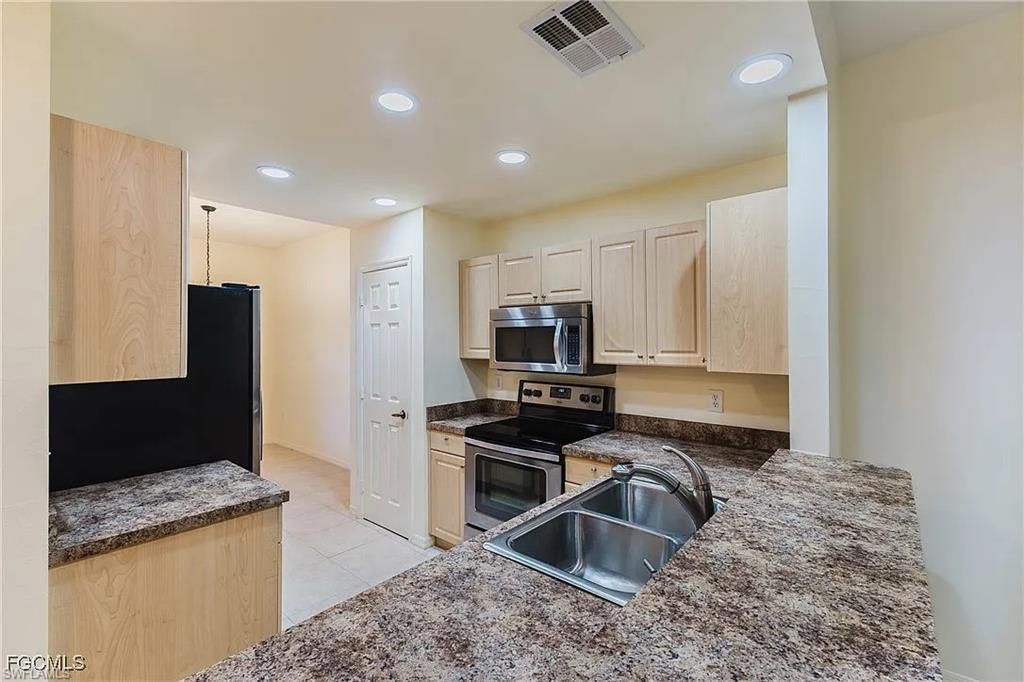15989 Mandolin Bay Dr, Unit 204, Fort Myers, FL 33908 Photo