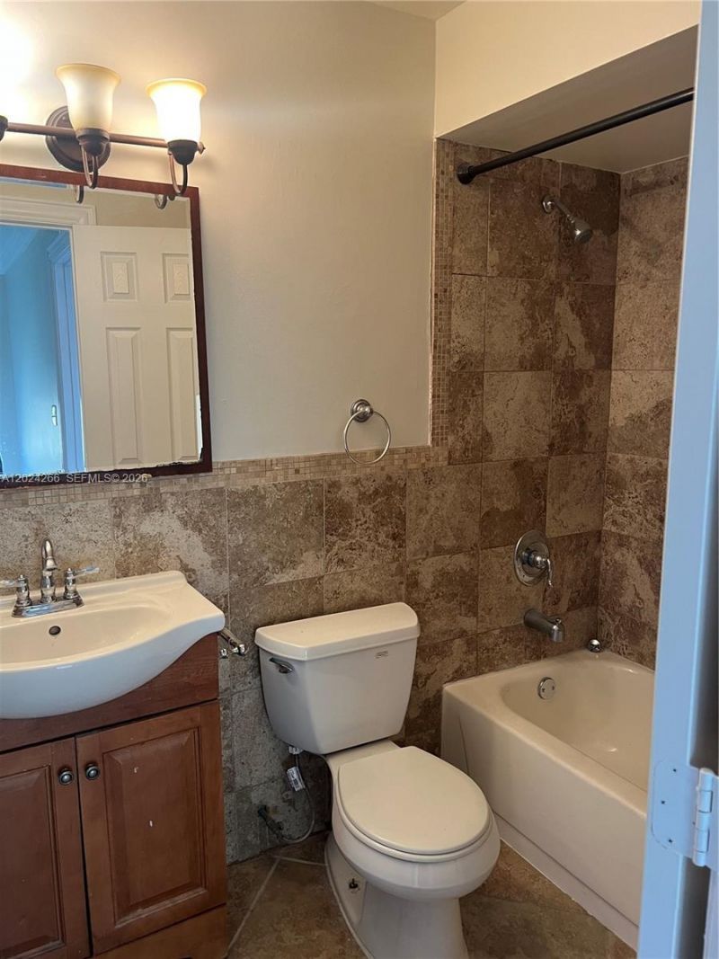 1126 NE 209th Ter , Miami, FL 33179 Photo