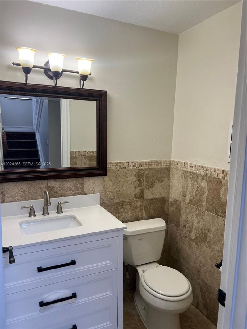 1126 NE 209th Ter , Miami, FL 33179 Photo