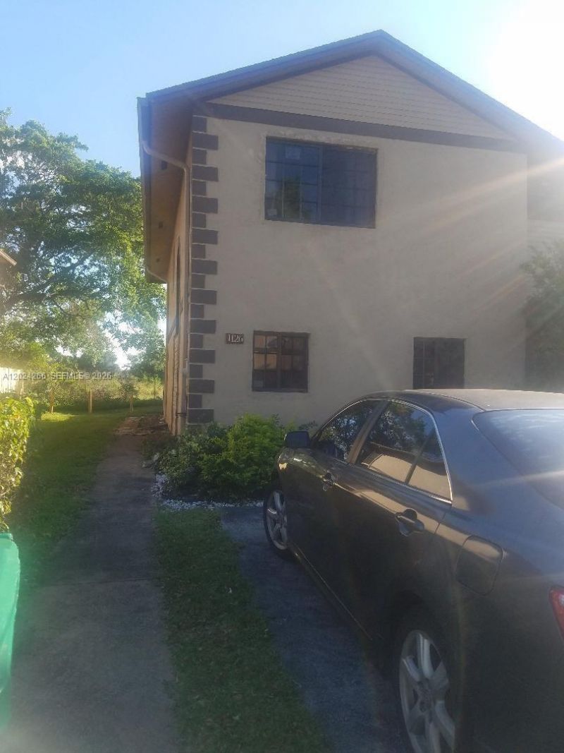 1126 NE 209th Ter , Miami, FL 33179 Photo