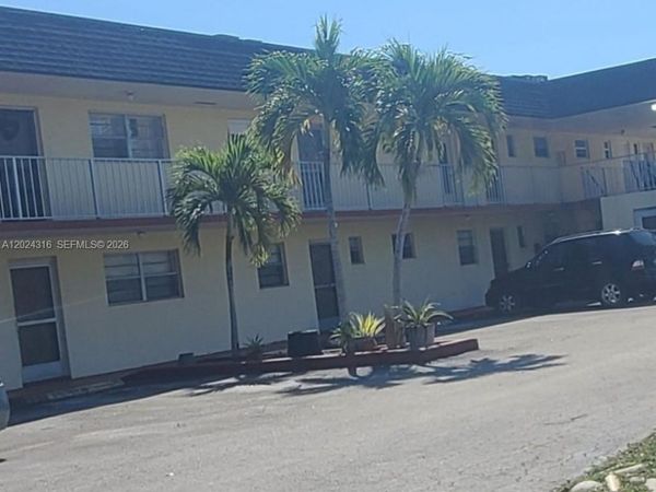 19305 NE 2nd Ave , Unit 2323, Miami, FL 33179