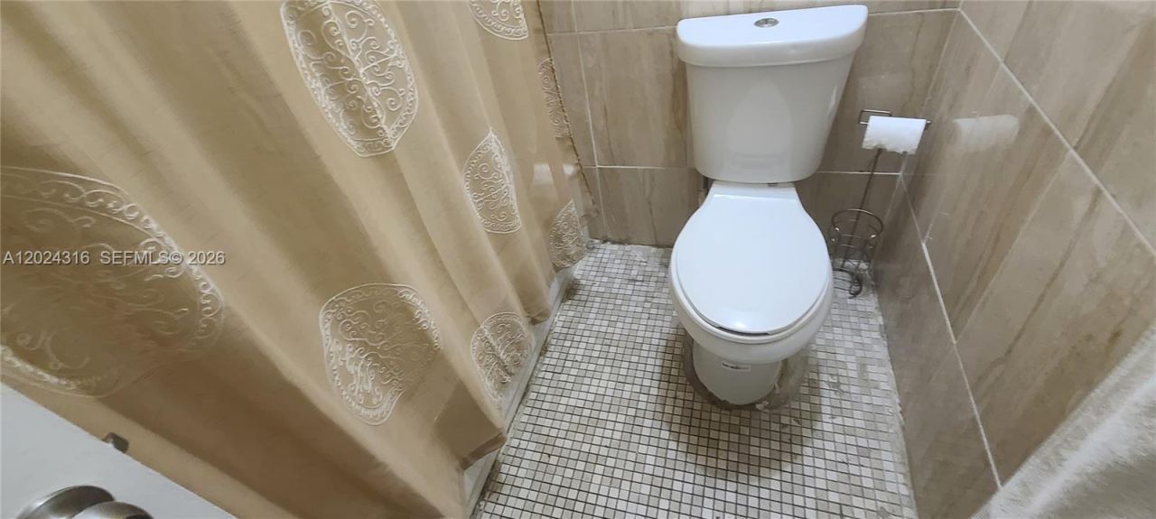 19305 NE 2nd Ave, Unit 2323, Miami, FL 33179 Photo
