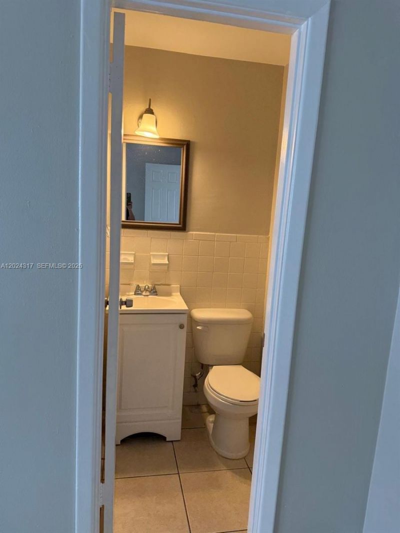 588 Holly Dr, Unit B, Palm Beach Gardens, FL 33410 Photo