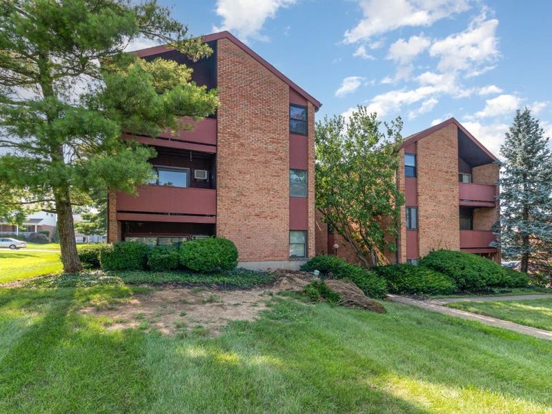 4901 Chalet Drive, Unit 308, Saint Bernard, OH 45217 Photo 2