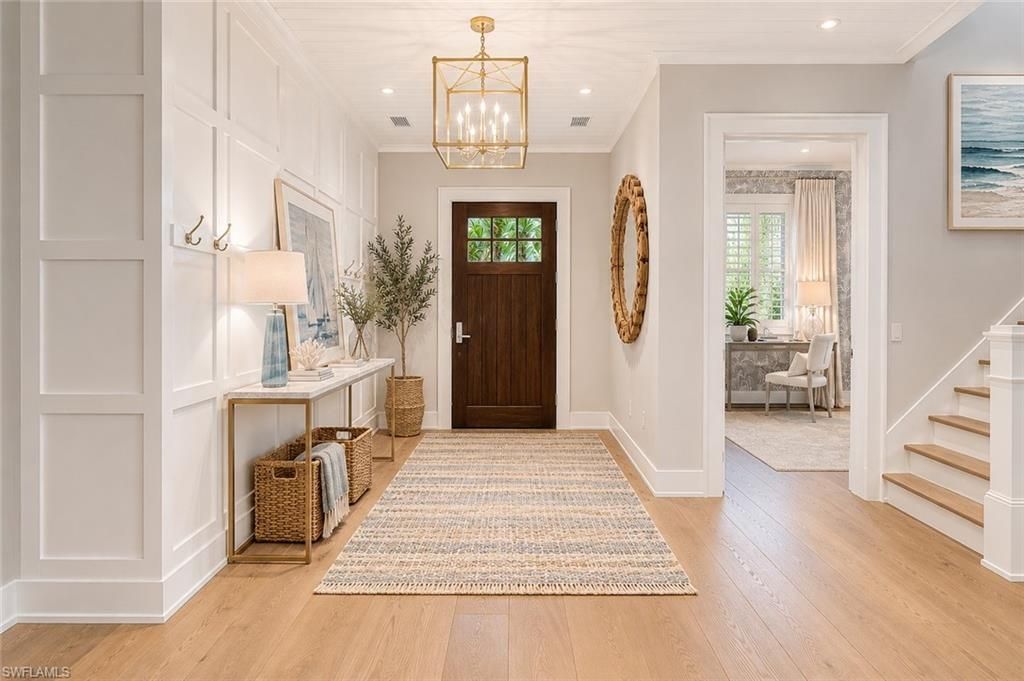 160 Broad Ave S, Naples, FL 34102 Photo