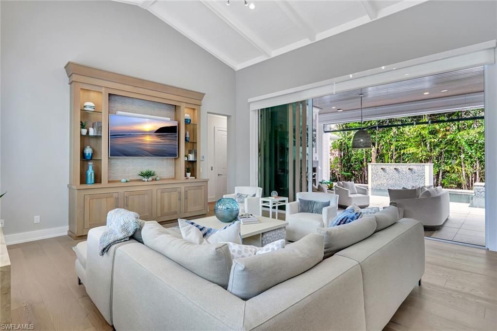 160 Broad Ave S, Naples, FL 34102 Photo