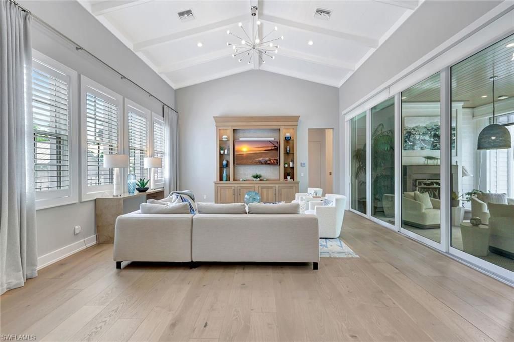 160 Broad Ave S, Naples, FL 34102 Photo
