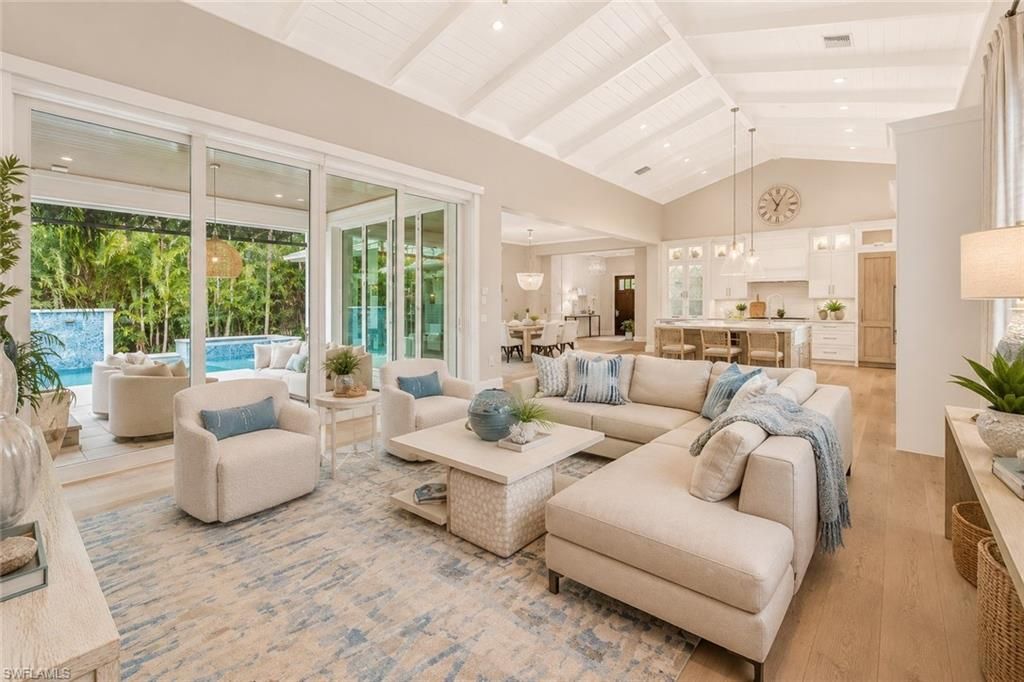 160 Broad Ave S, Naples, FL 34102 Photo