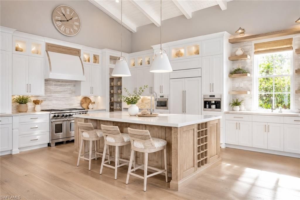 160 Broad Ave S, Naples, FL 34102 Photo