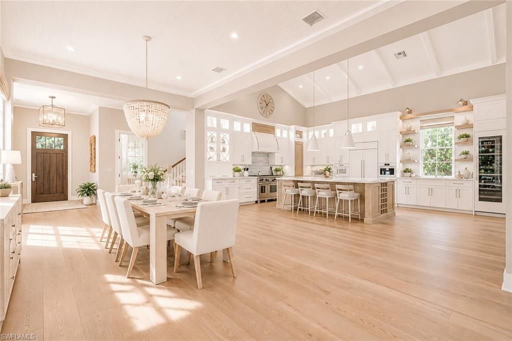 160 Broad Ave S, Naples, FL 34102 Photo