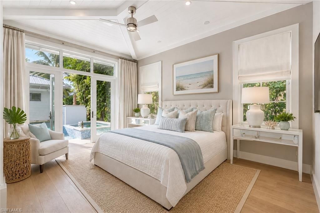 160 Broad Ave S, Naples, FL 34102 Photo