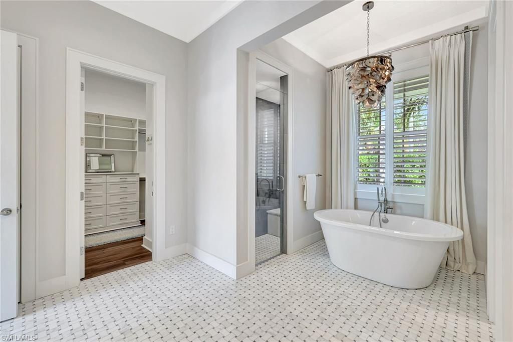 160 Broad Ave S, Naples, FL 34102 Photo