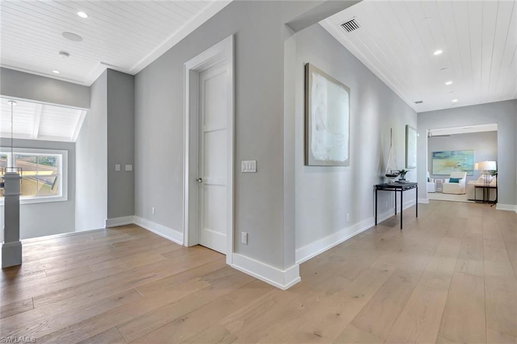 160 Broad Ave S, Naples, FL 34102 Photo
