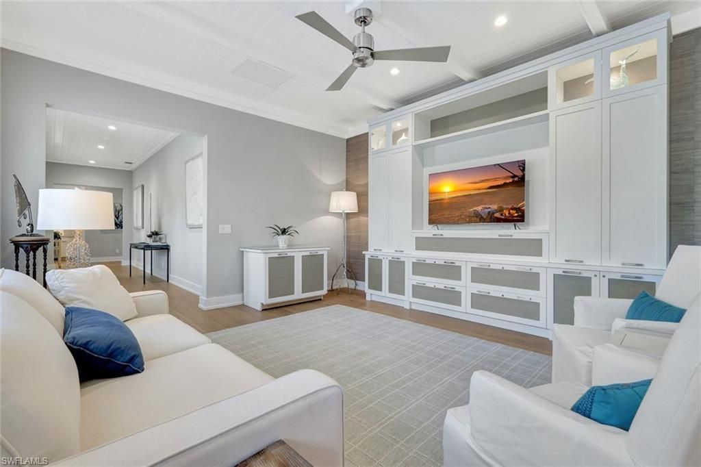160 Broad Ave S, Naples, FL 34102 Photo