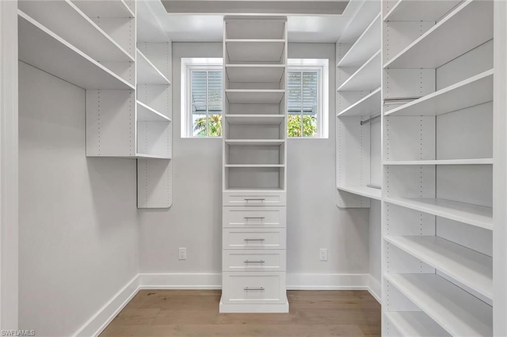 160 Broad Ave S, Naples, FL 34102 Photo