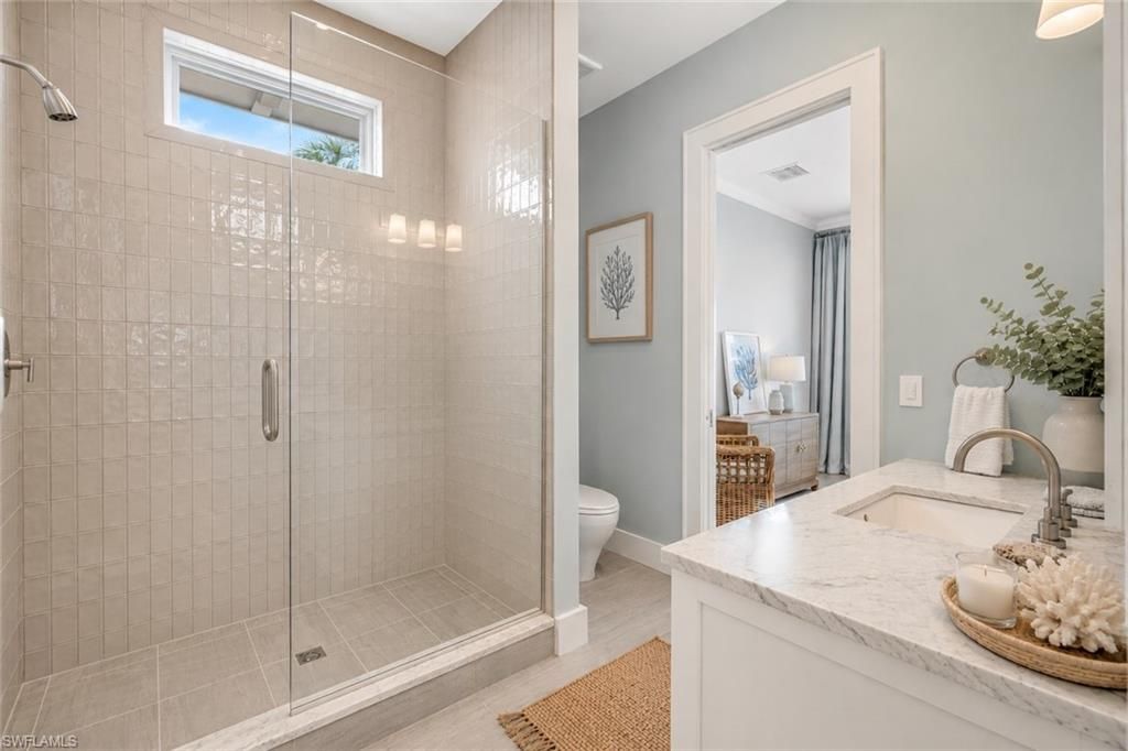 160 Broad Ave S, Naples, FL 34102 Photo