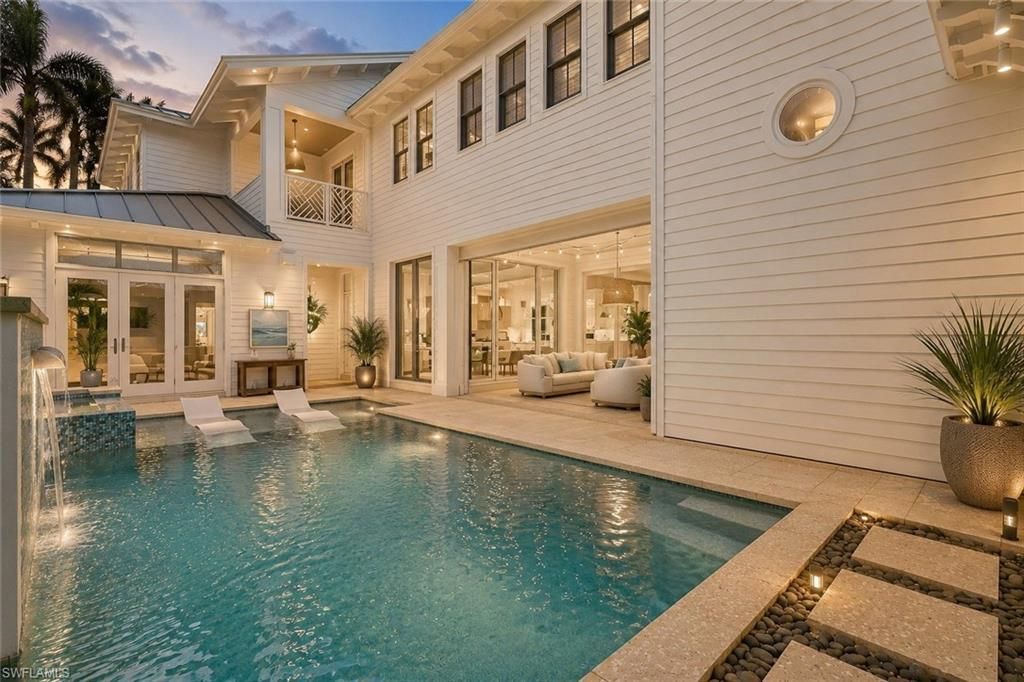 160 Broad Ave S, Naples, FL 34102 Photo