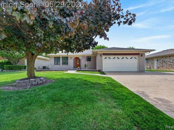 37465 Dundee Street, Sterling Heights, MI 48310