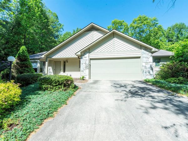 29 Hillcreek Drive , Asheville, NC 28804