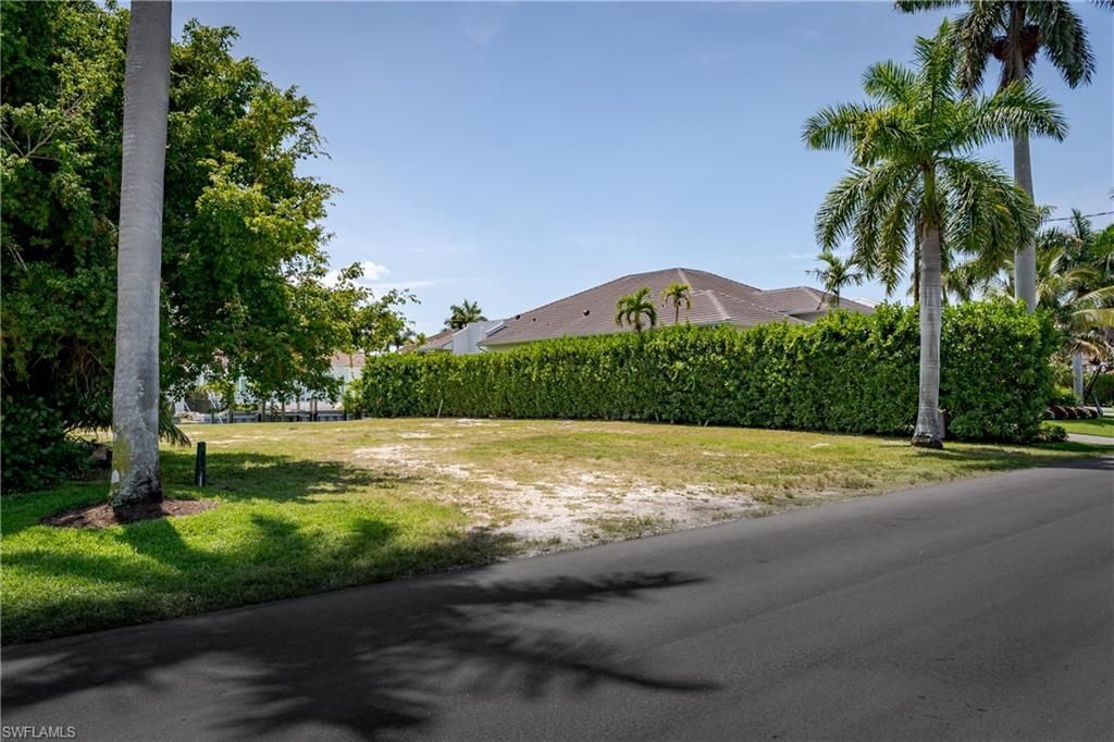 2165 Tarpon Rd , Naples, FL 34102 Photo