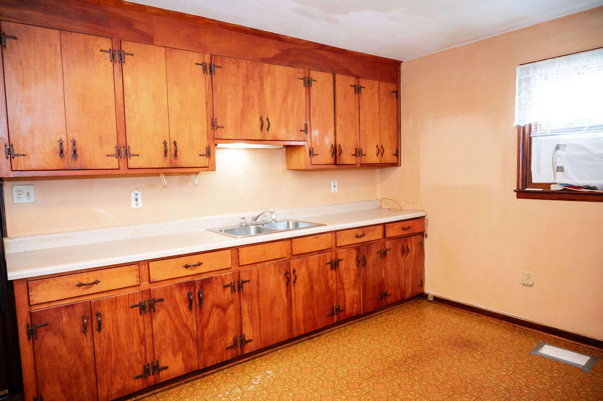 223 Farm Road Photo 7