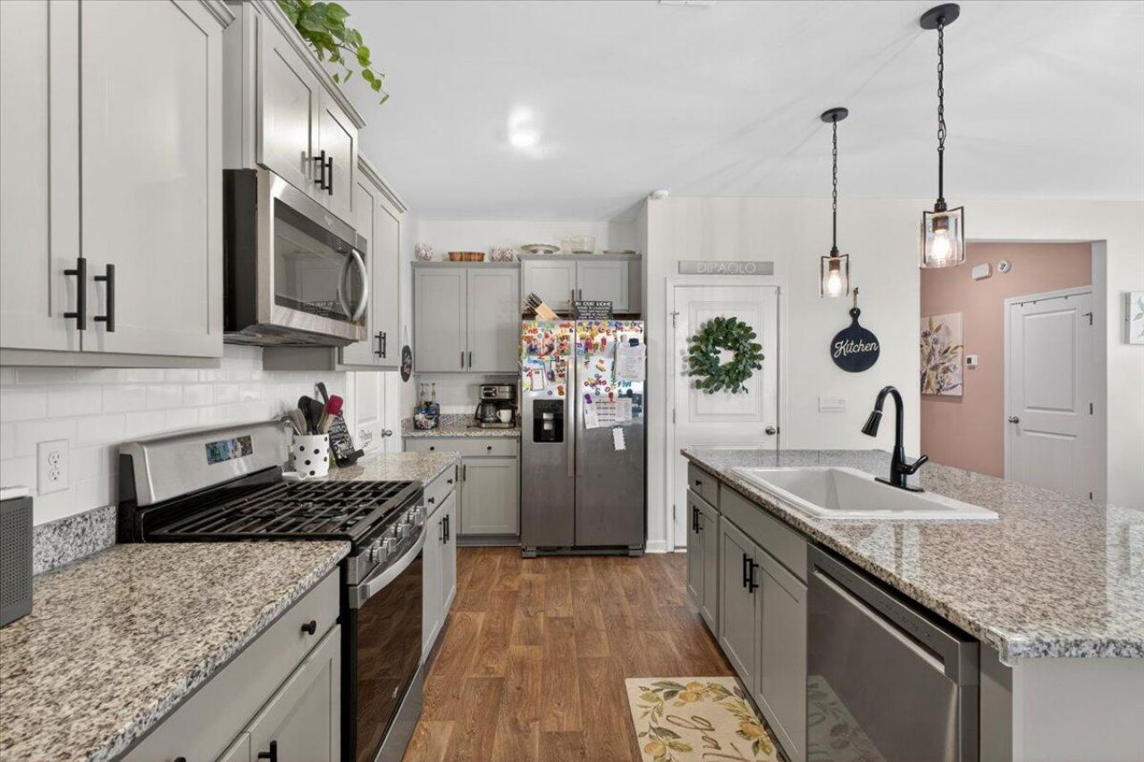 475 Cedarview Road Photo 5