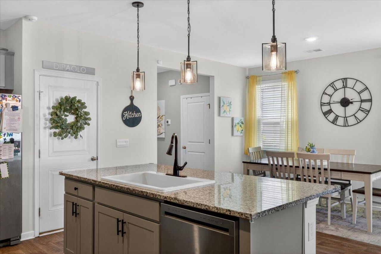 475 Cedarview Road Photo 6