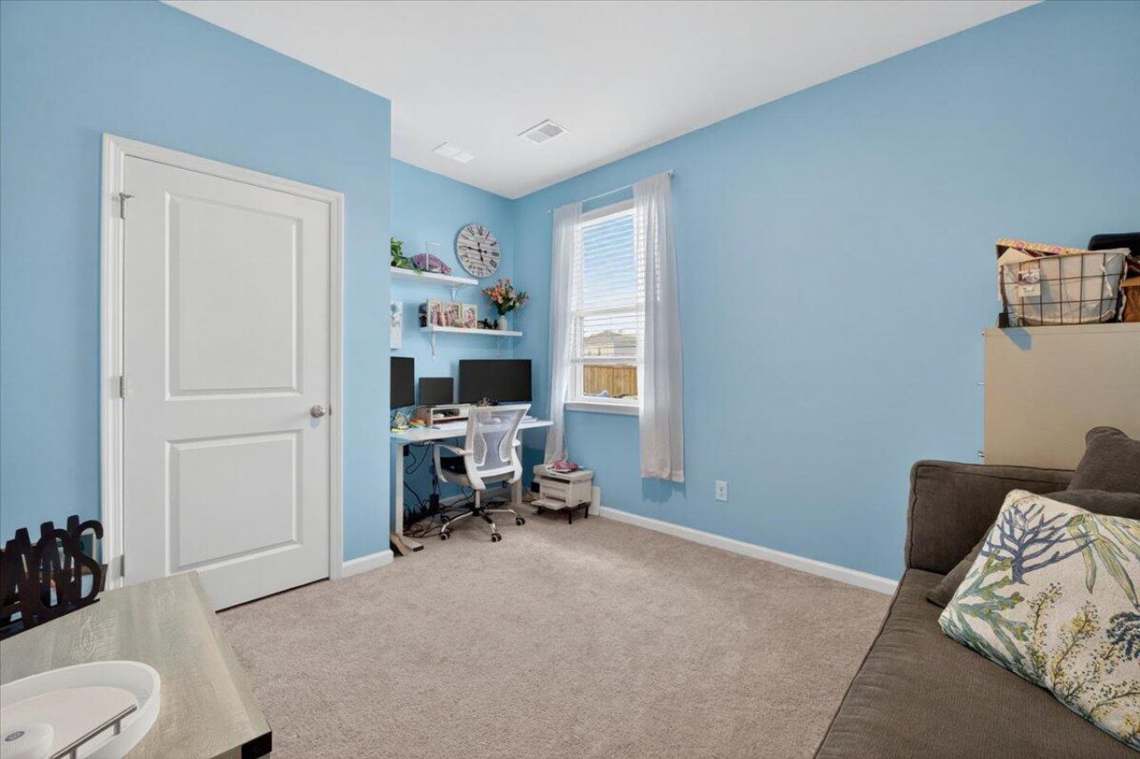 475 Cedarview Road Photo 9