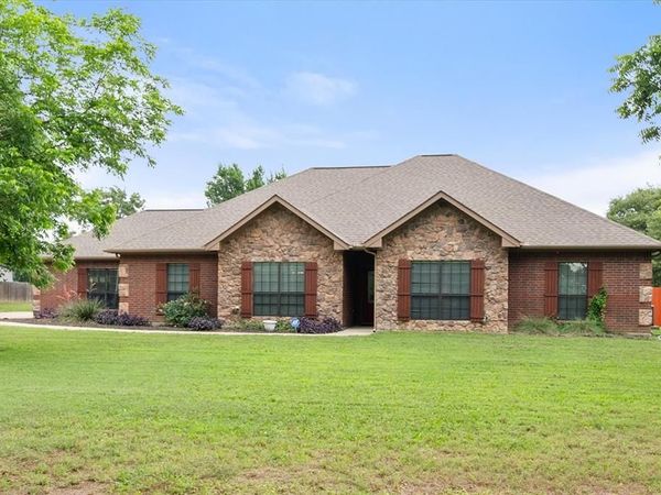 2913 Bairds Lane, Burleson, TX 76028