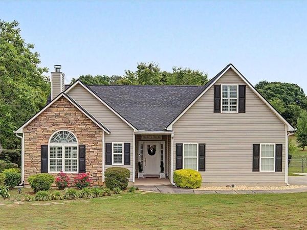 203 Rosewood Drive SE, Calhoun, GA 30701