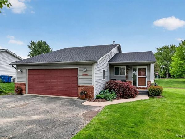 1102 Erskine Way , Waterford Twp, MI 48328