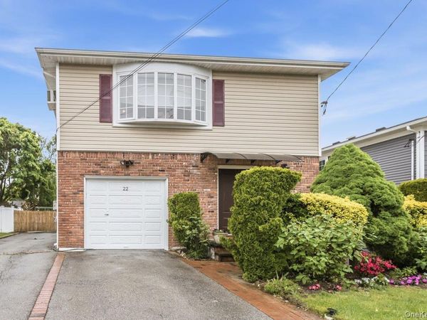 22 Wood Street, Lynbrook, NY 11563