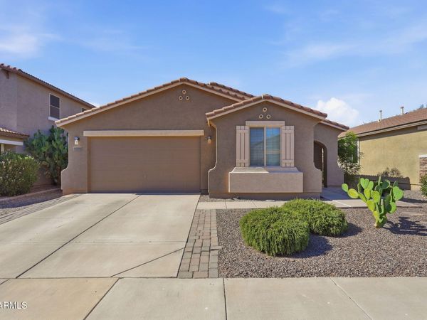 1360 E SUGEY Court, San Tan Valley, AZ 85143