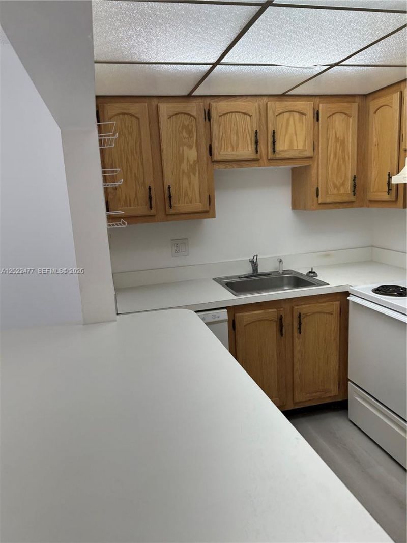4154 Inverrary Dr , Unit 205, Lauderhill, FL 33319 Photo
