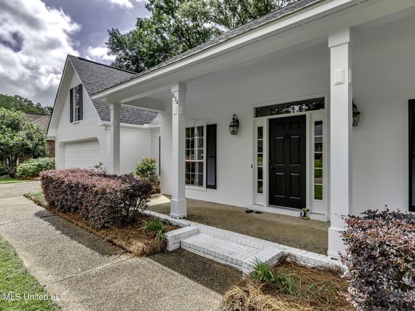 434 Autumn Creek Drive, Ridgeland, MS 39157
