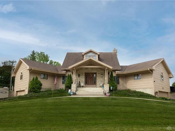 1000 Echo Lake Drive, Piqua, OH 45356