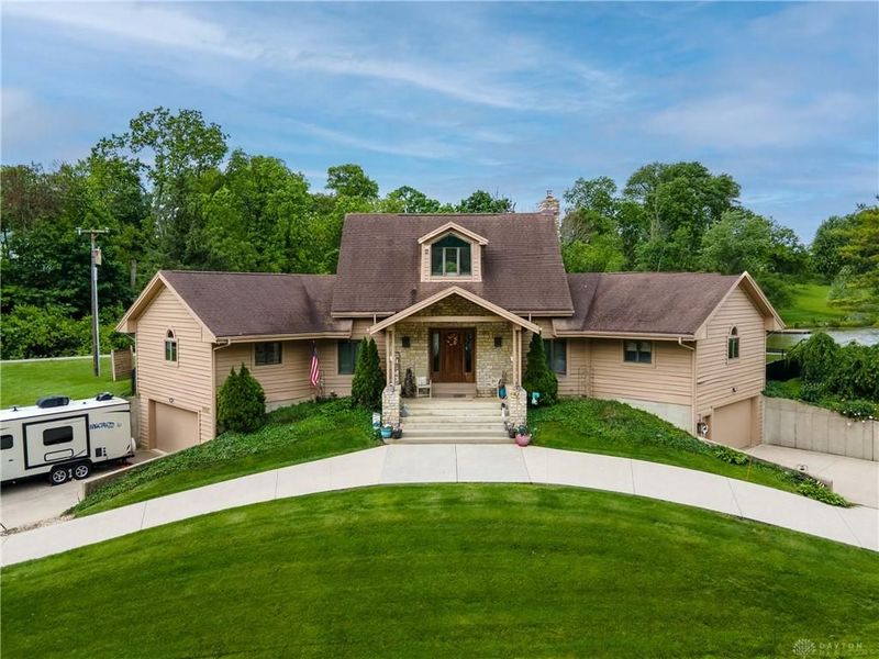 1000 Echo Lake Drive, Piqua, OH 45356 Photo 2