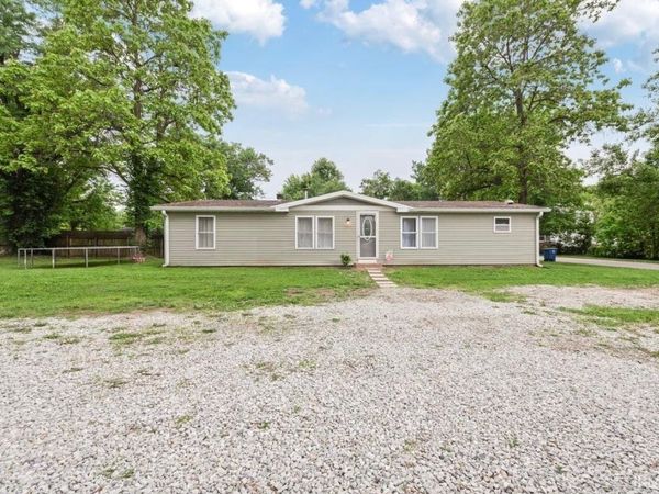 304 W Vine Street, Mitchell, IN 47446