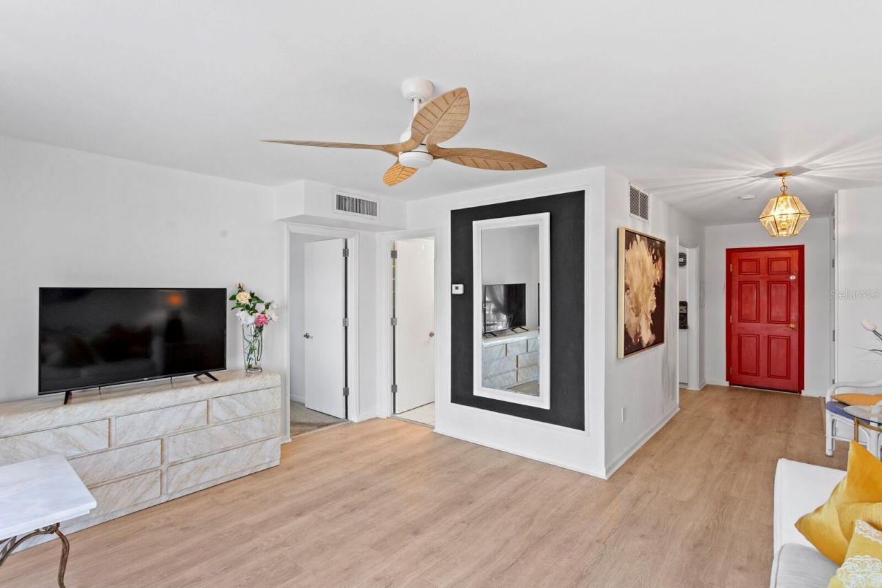 750 Burlington Avenue N, Unit 3C, Saint Petersburg, FL 33701 Photo