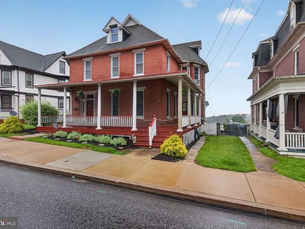 121 N MAIN STREET, RED LION, PA 17356