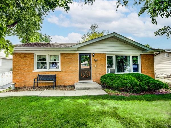 15742 Le Claire Avenue , Oak Forest, IL 60452