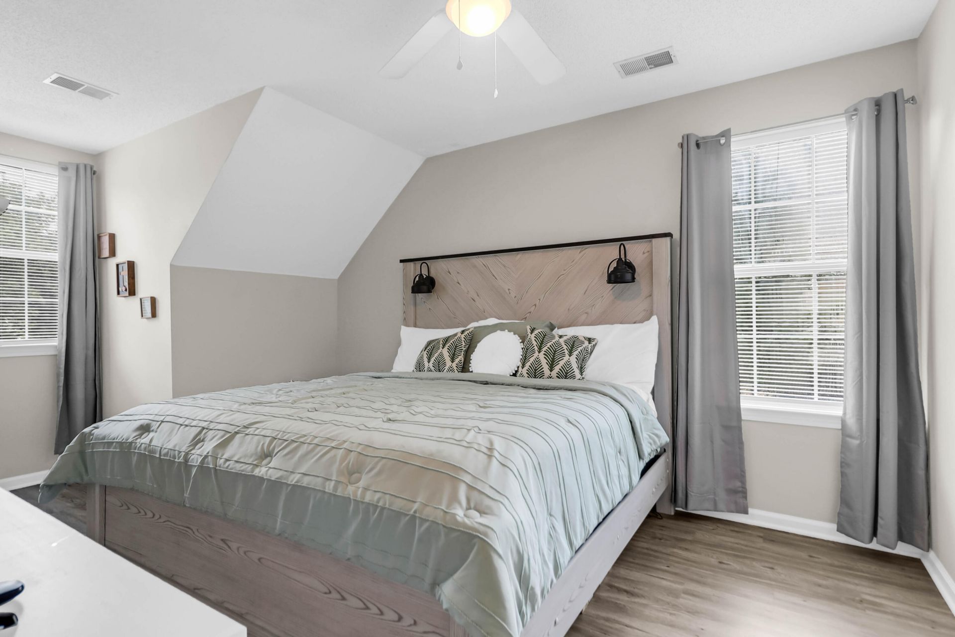 9232 Ayscough Road Photo 15
