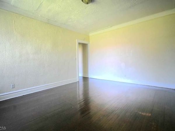 148 Chancellor Ave, Newark, NJ 07112