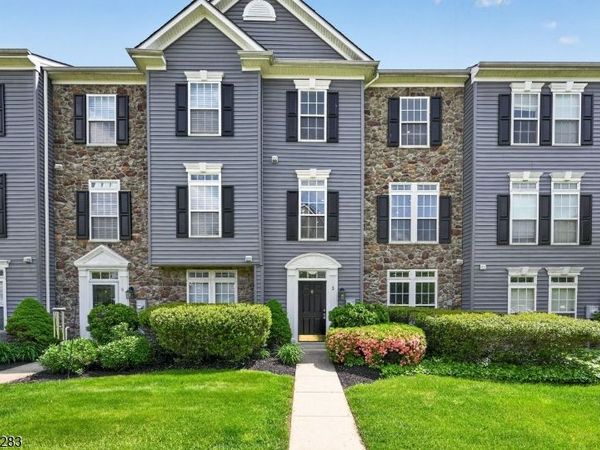 3 Swan Ct, Delanco, NJ 08075