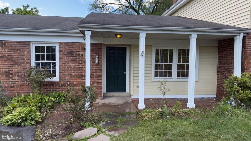 413 Harding Court, Sterling, VA 20164 Main Photo
