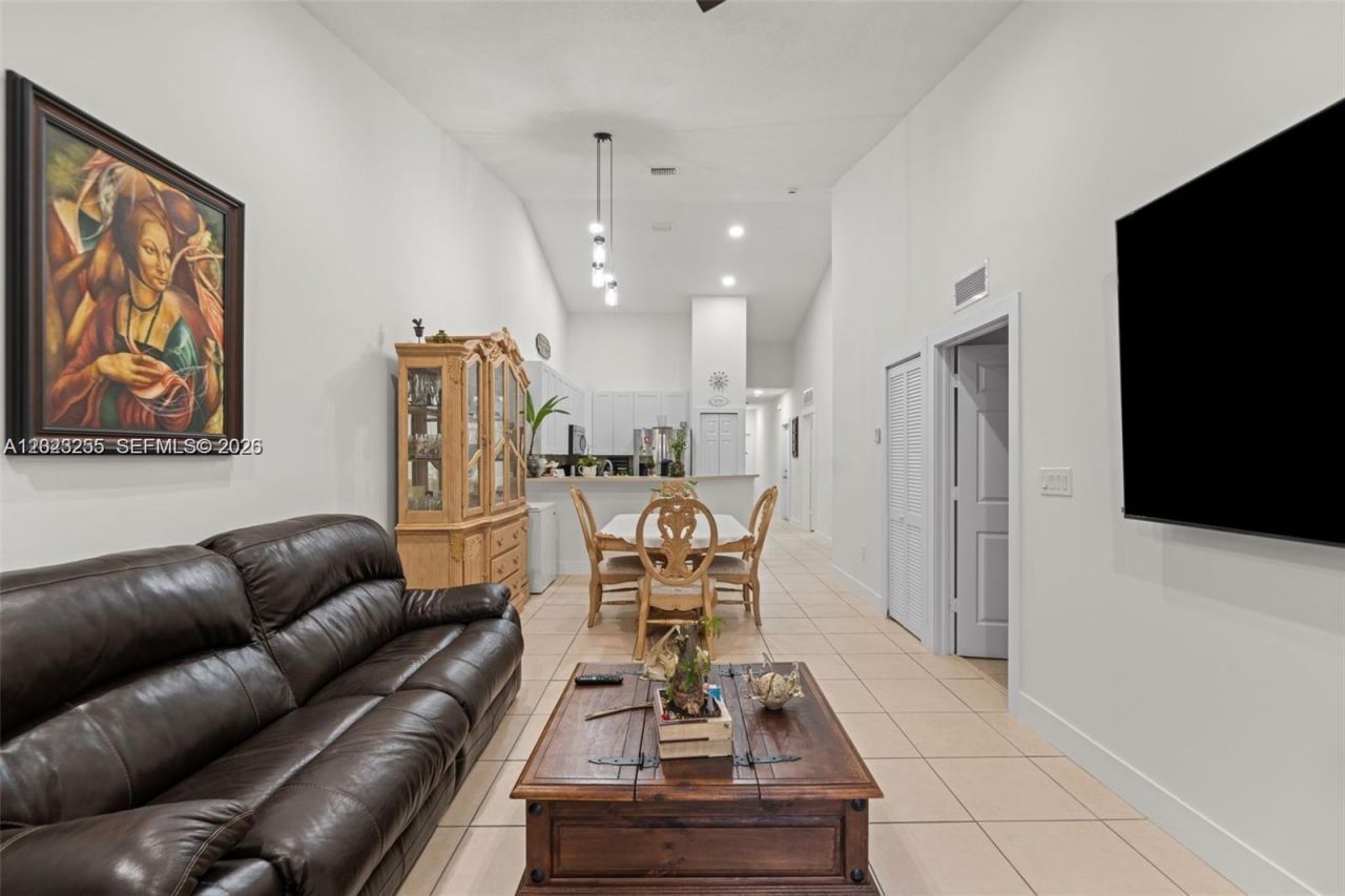 3220 NE 11th Dr, Unit 1, Homestead, FL 33033 Photo