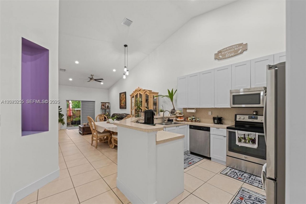 3220 NE 11th Dr, Unit 1, Homestead, FL 33033 Photo