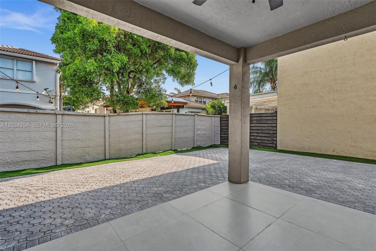 11247 NW 47th Ln, Doral, FL 33178 Photo