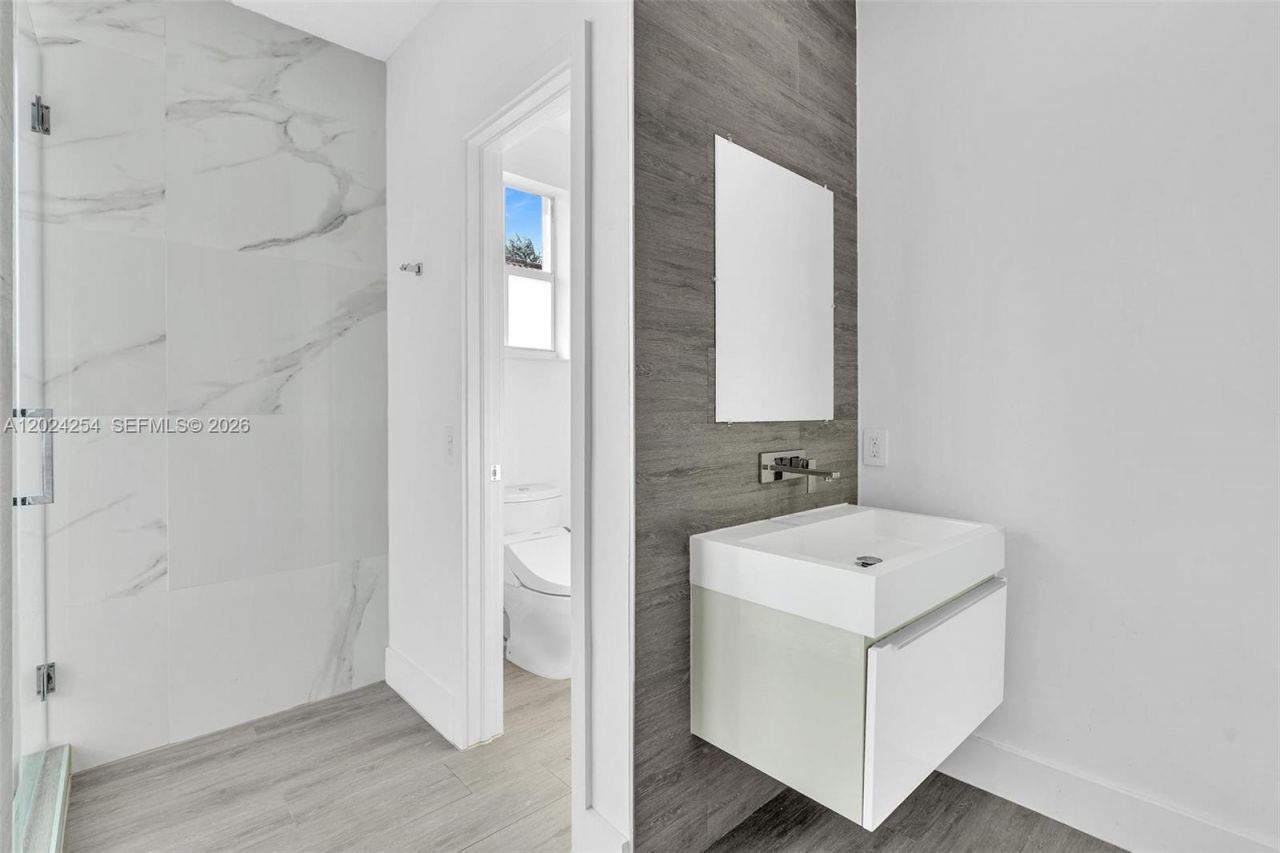 11247 NW 47th Ln, Doral, FL 33178 Photo